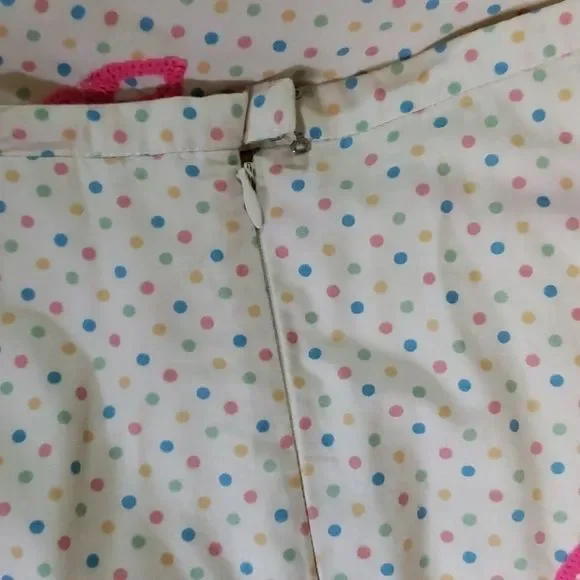 Adorable A symmetrical skirt - Picture 10 of 10